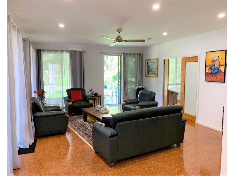 3 Innes Street, Coochiemudlo Island QLD 4184