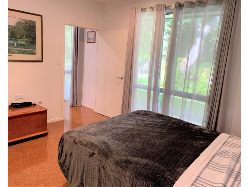 3 Innes Street, Coochiemudlo Island QLD 4184