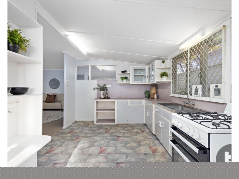 8 White Street, Victoria Point QLD 4165