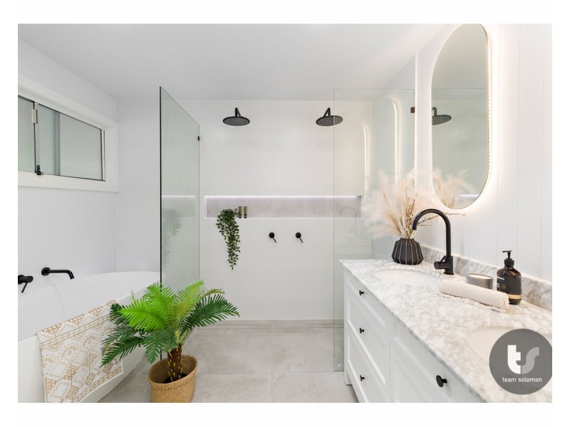 54 Valantine Road, Birkdale QLD 4159