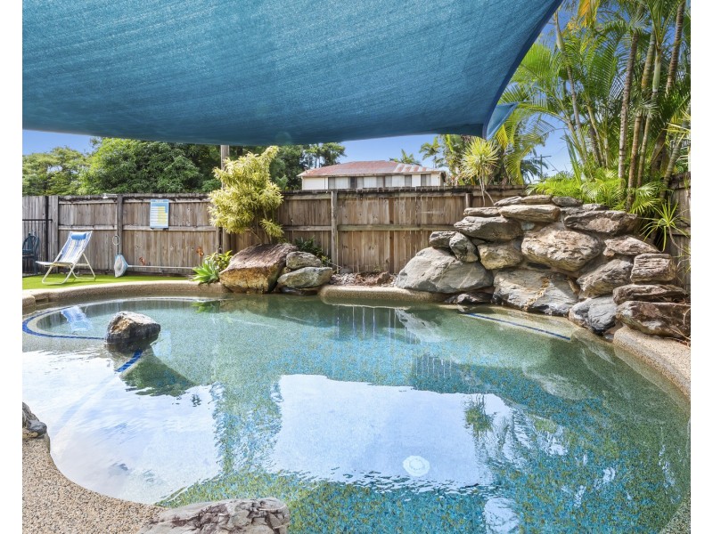 28 Law Street, Cairns North QLD 4870