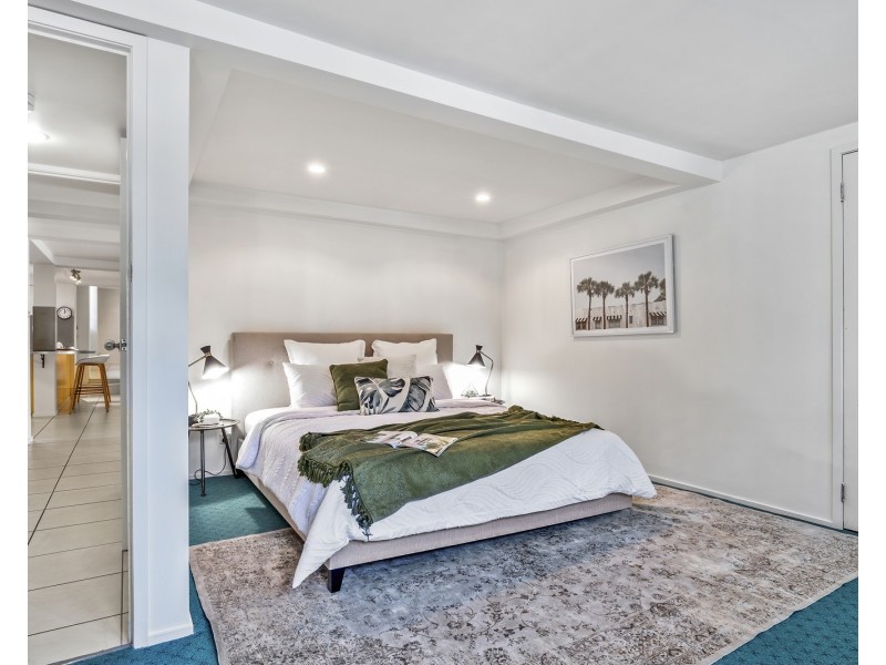 28 Law Street, Cairns North QLD 4870