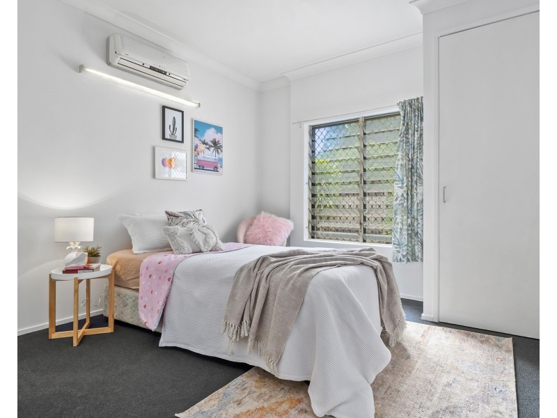 28 Law Street, Cairns North QLD 4870