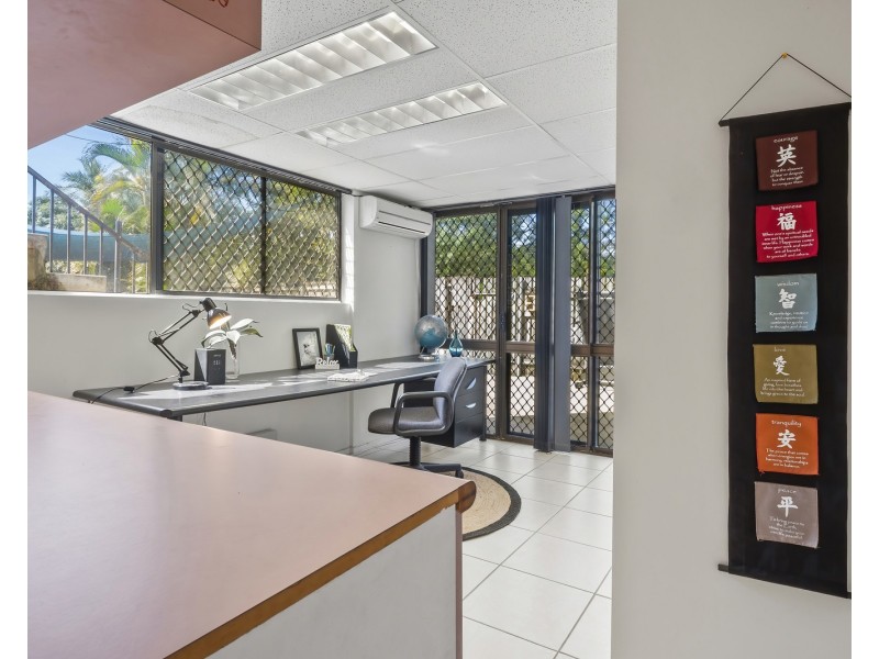 28 Law Street, Cairns North QLD 4870