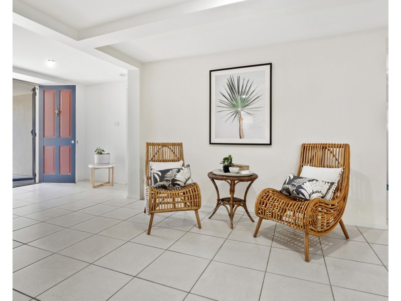 28 Law Street, Cairns North QLD 4870