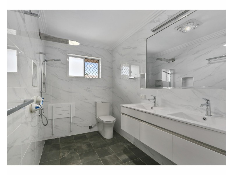 48 Cleveland-Redland Bay Road, Thornlands QLD 4164