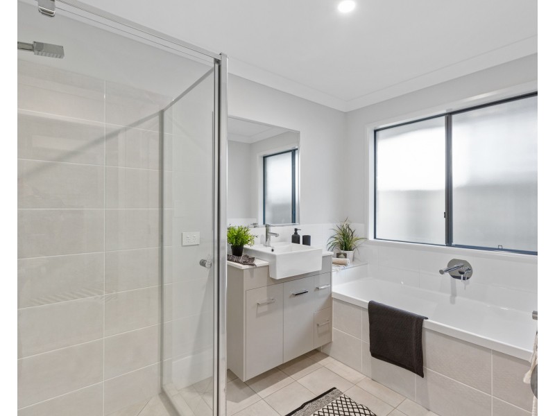 85a Starkey Street, Wellington Point QLD 4160