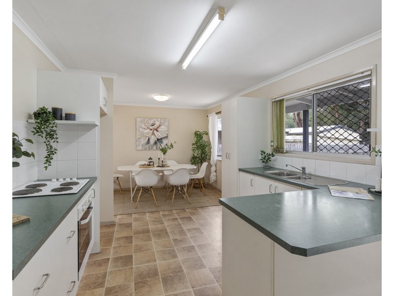 8 Light Street, Springwood QLD 4127