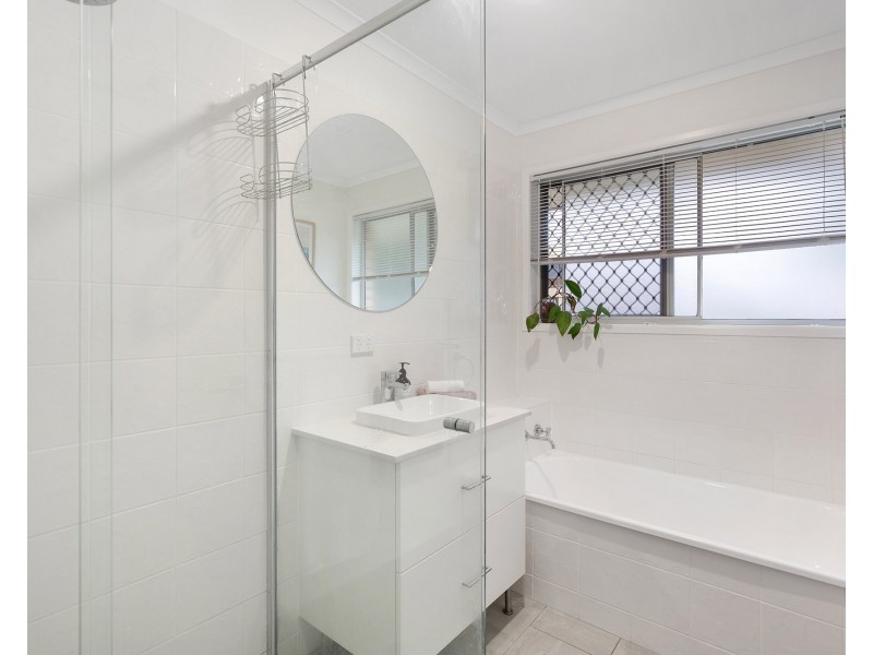 50 Barron Road, Birkdale QLD 4159