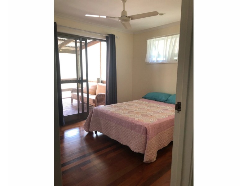 64 Elizabeth Street, Coochiemudlo Island QLD 4184