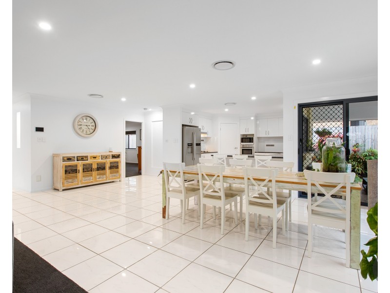 7 Poynter Street, Redland Bay QLD 4165