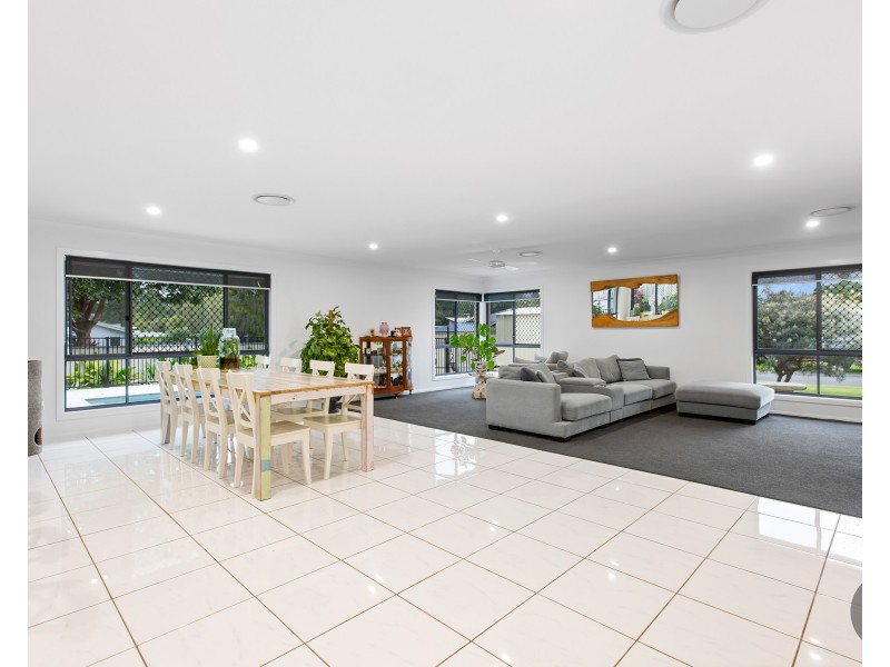 7 Poynter Street, Redland Bay QLD 4165