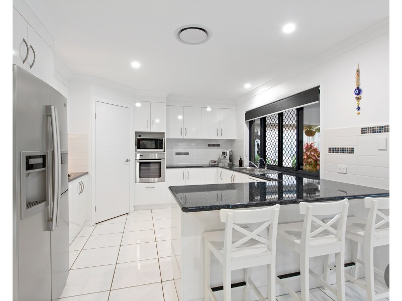 7 Poynter Street, Redland Bay QLD 4165