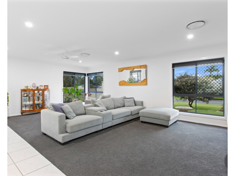 7 Poynter Street, Redland Bay QLD 4165