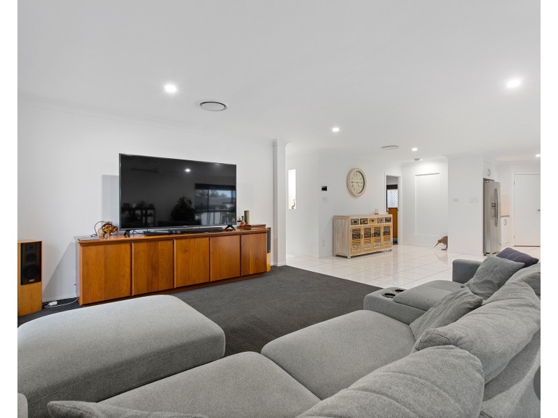 7 Poynter Street, Redland Bay QLD 4165