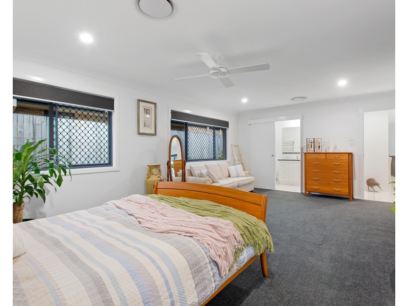 7 Poynter Street, Redland Bay QLD 4165