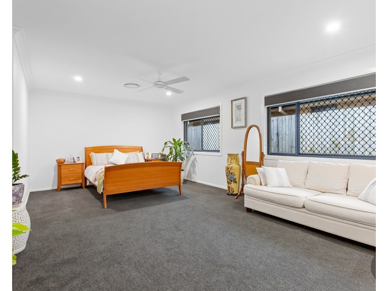 7 Poynter Street, Redland Bay QLD 4165