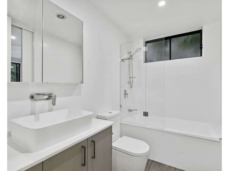 1/19 Howard Street, Morningside QLD 4170