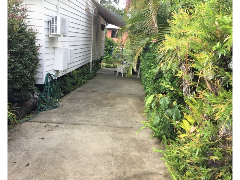 11 Carefree Street, Coochiemudlo Island QLD 4184