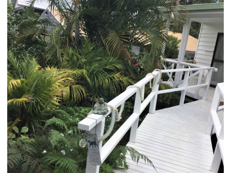 11 Carefree Street, Coochiemudlo Island QLD 4184