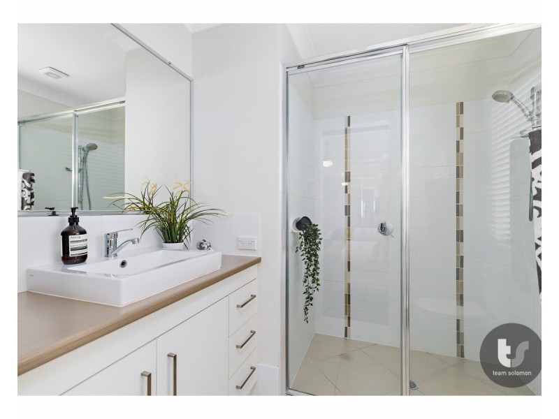 61 Ferry Road, Thorneside QLD 4158