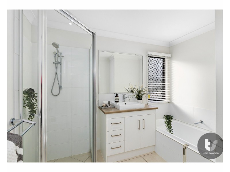 61 Ferry Road, Thorneside QLD 4158