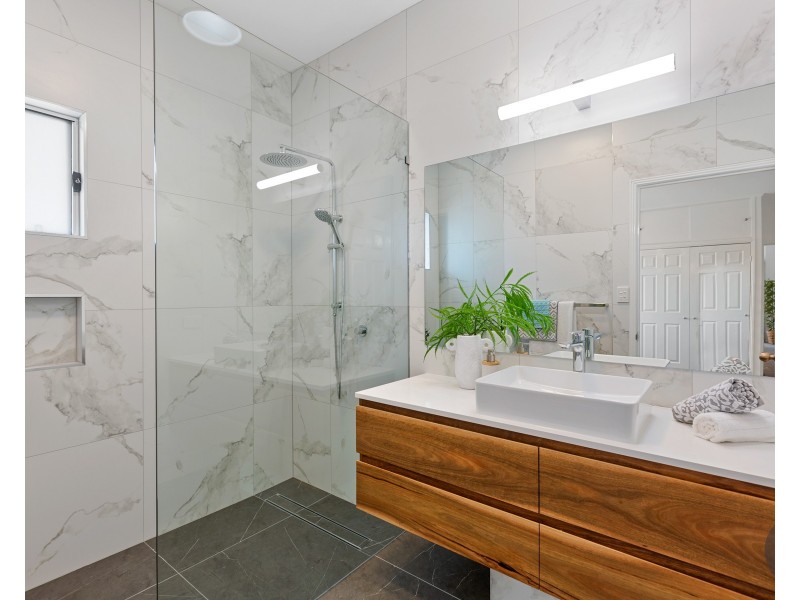 3 Artemis Avenue, Seven Hills QLD 4170