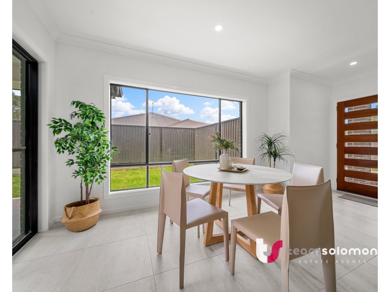 27 Lawn Terrace, Capalaba QLD 4157