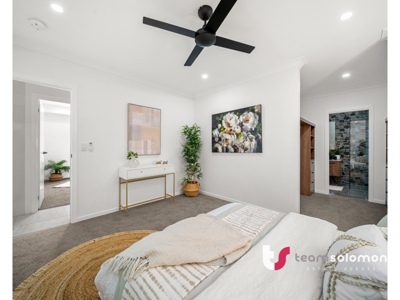 27 Lawn Terrace, Capalaba QLD 4157
