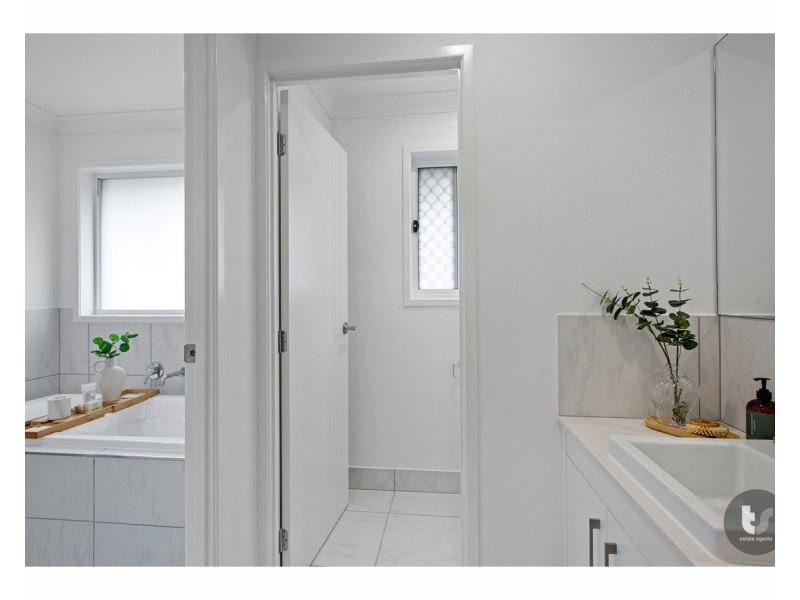 14a Riseborough Terrace, Cleveland QLD 4163