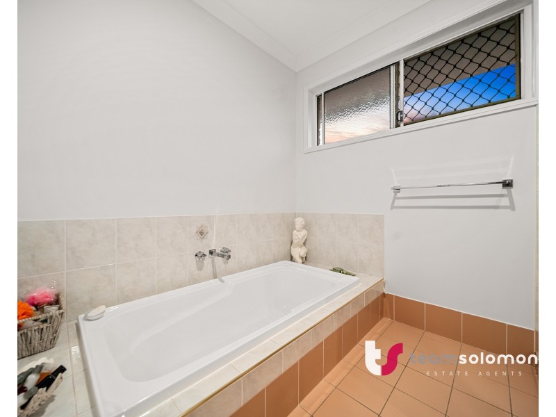 2 Carinya Street, Cleveland QLD 4163