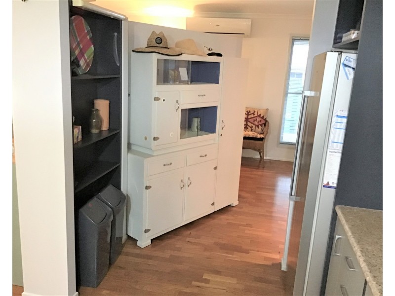 21 Carefree Street, Coochiemudlo Island QLD 4184