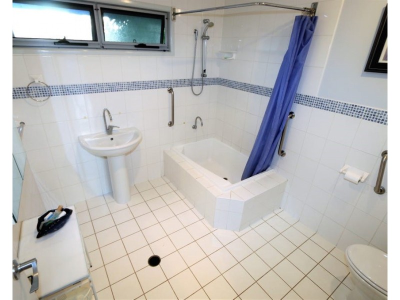 21 Carefree Street, Coochiemudlo Island QLD 4184