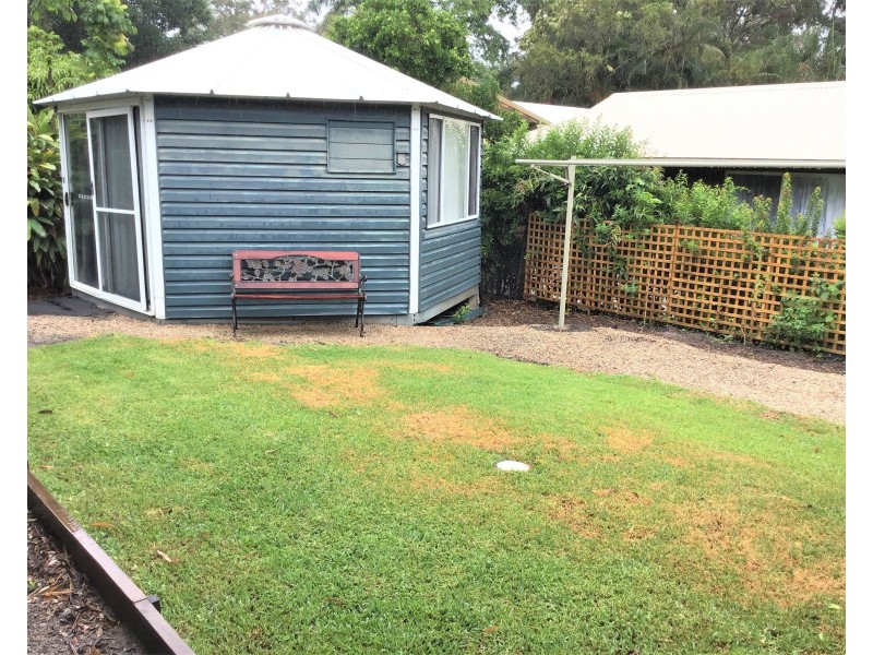21 Carefree Street, Coochiemudlo Island QLD 4184