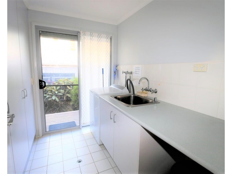 21 Carefree Street, Coochiemudlo Island QLD 4184