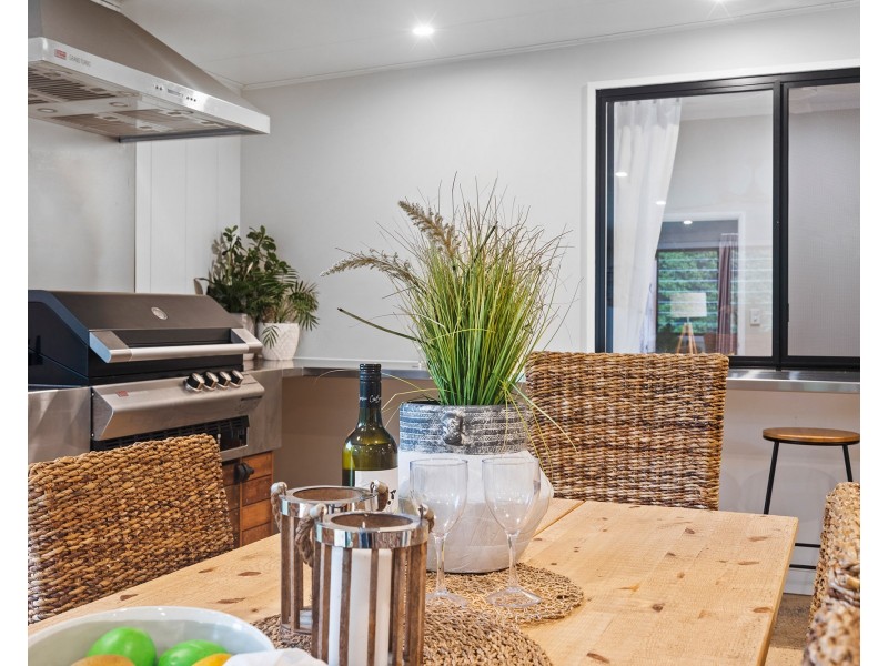 2 Chardonnay Court, Thornlands QLD 4164