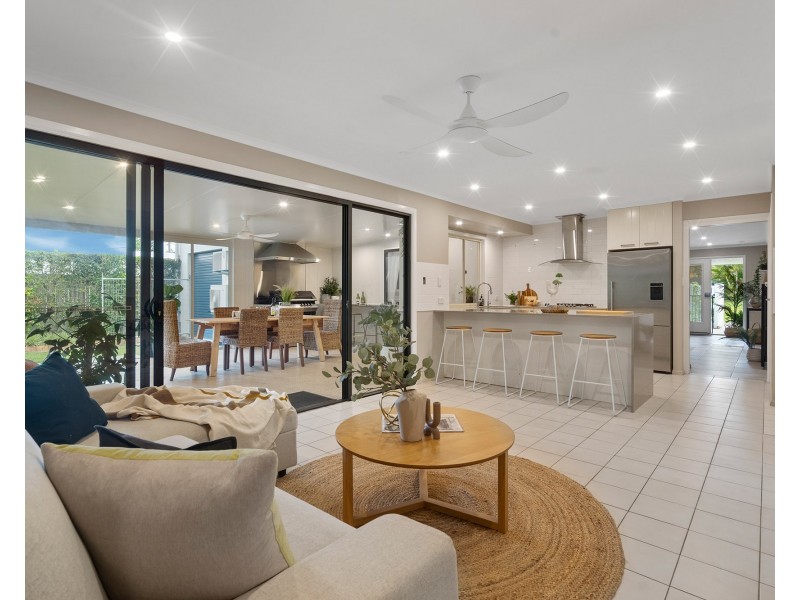 2 Chardonnay Court, Thornlands QLD 4164