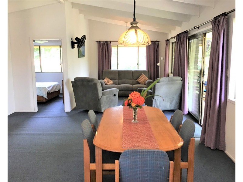 16 James Street, Coochiemudlo Island QLD 4184