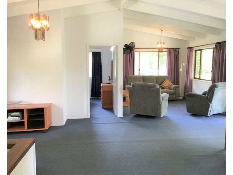 16 James Street, Coochiemudlo Island QLD 4184