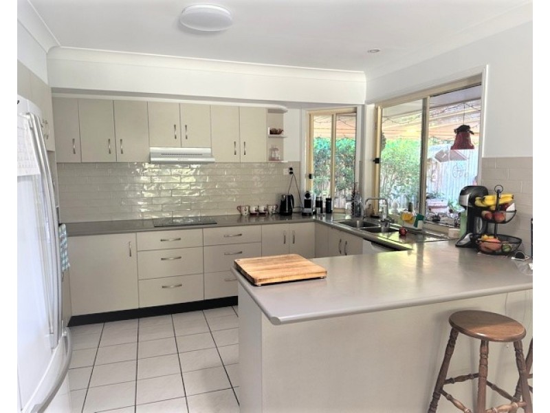 73 Carinyan Drive, Birkdale QLD 4159