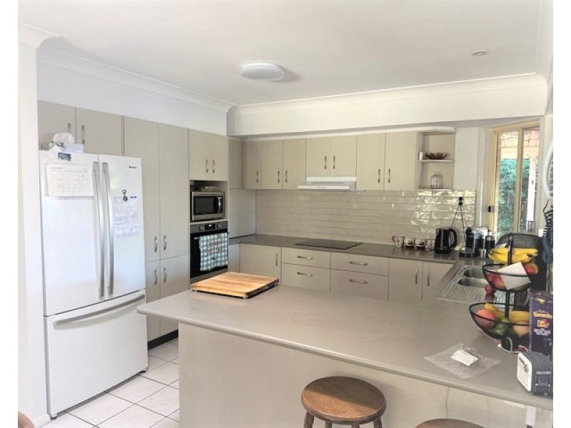 73 Carinyan Drive, Birkdale QLD 4159