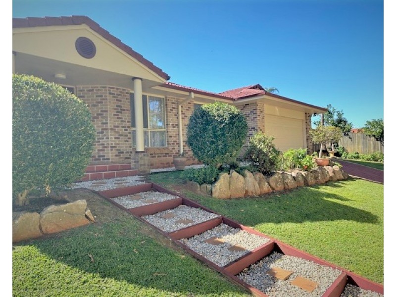 73 Carinyan Drive, Birkdale QLD 4159