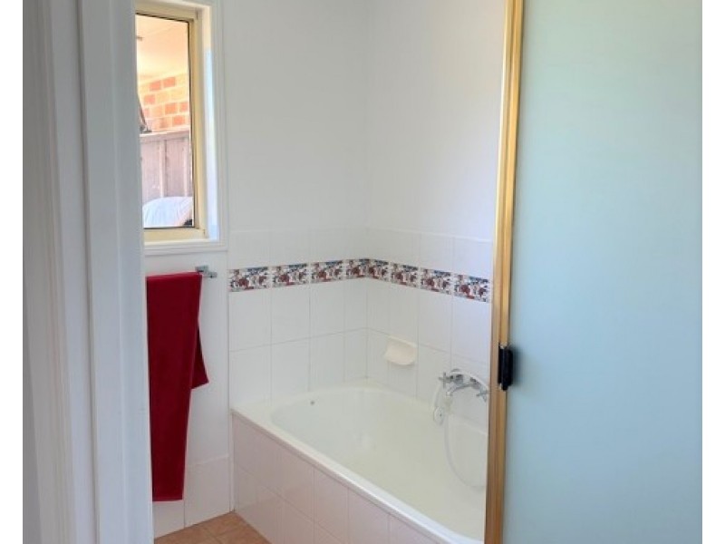 73 Carinyan Drive, Birkdale QLD 4159