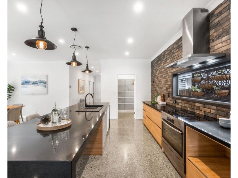 135 Blackwood Road, Manly West QLD 4179