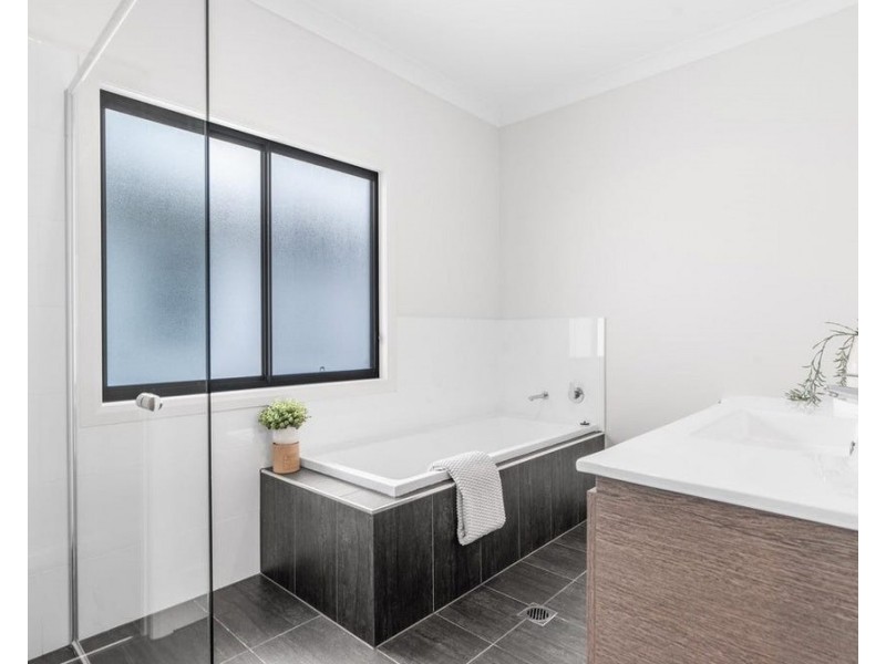 135 Blackwood Road, Manly West QLD 4179
