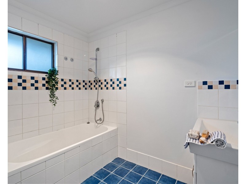 27 Spoonbill Street, Birkdale QLD 4159