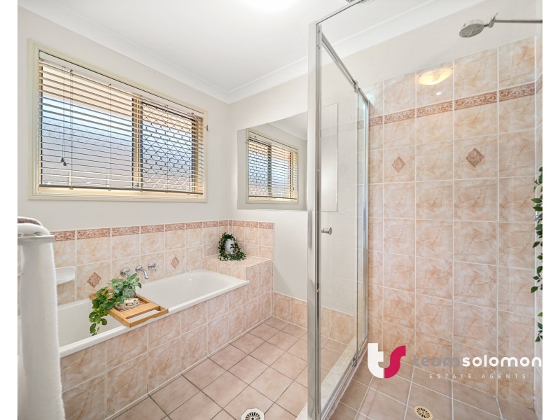 62 Bailey Road, Birkdale QLD 4159