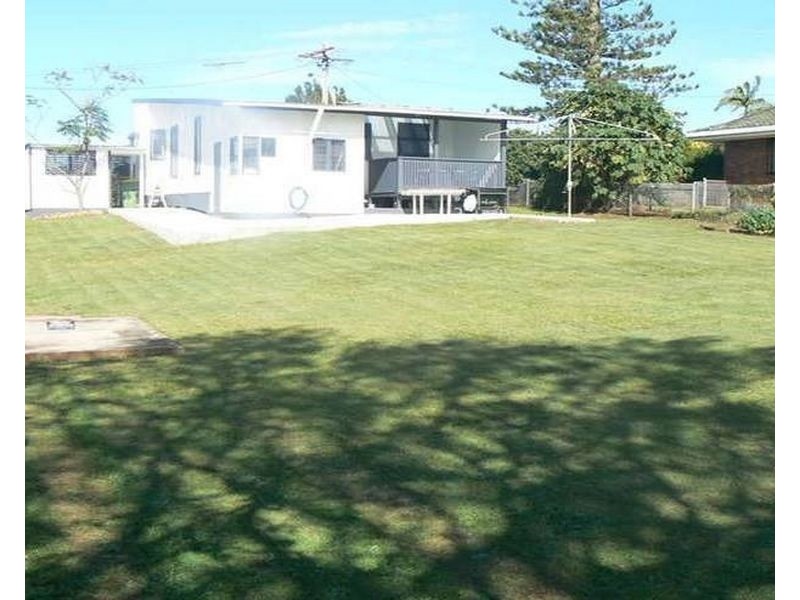 2 Barron Street, Victoria Point QLD 4165