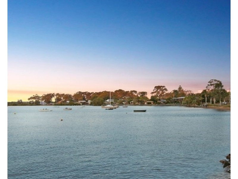 2 Barron Street, Victoria Point QLD 4165