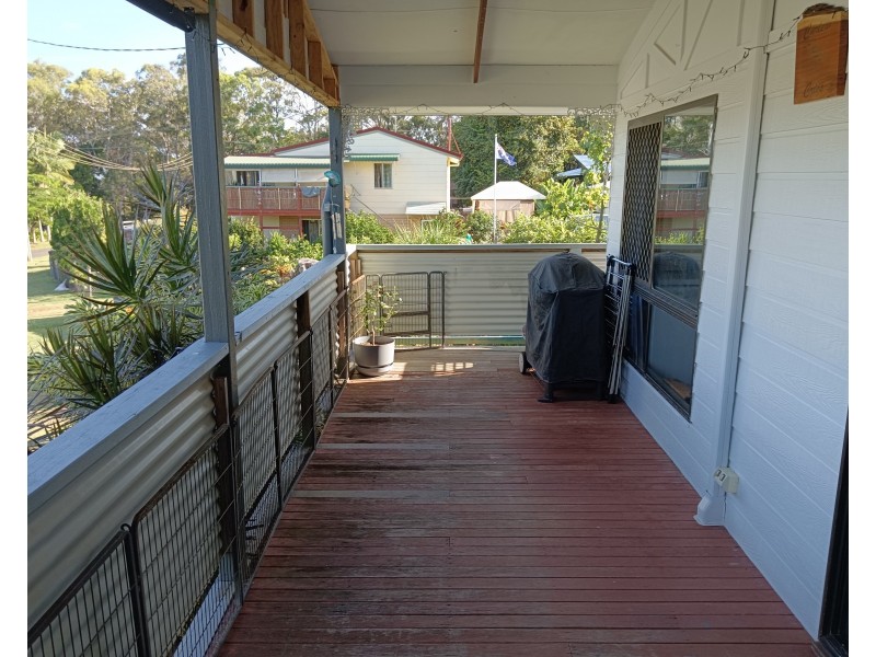 9 Dawn Street, Coochiemudlo Island QLD 4184